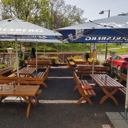 Hotel Restaurant Zur Hexe Überherrn Εξωτερικό φωτογραφία