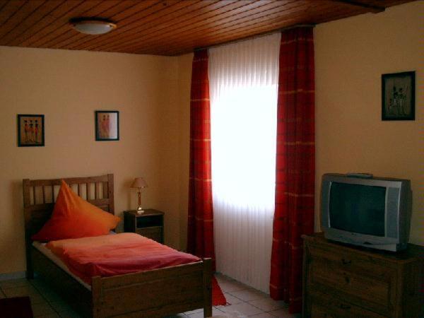 Hotel Restaurant Zur Hexe Überherrn Εξωτερικό φωτογραφία