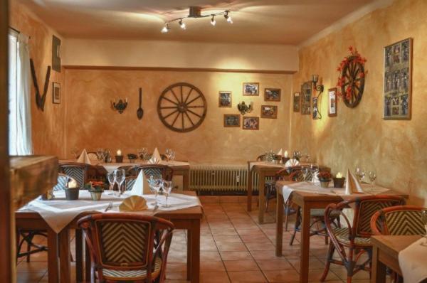 Hotel Restaurant Zur Hexe Überherrn Εξωτερικό φωτογραφία