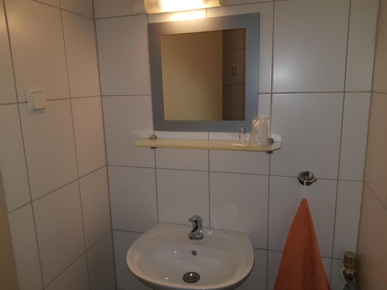 Hotel Restaurant Zur Hexe Überherrn Εξωτερικό φωτογραφία