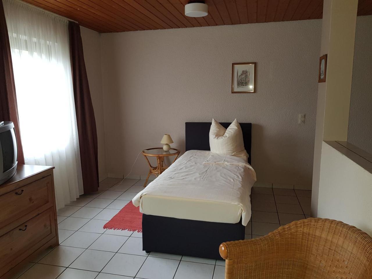 Hotel Restaurant Zur Hexe Überherrn Εξωτερικό φωτογραφία