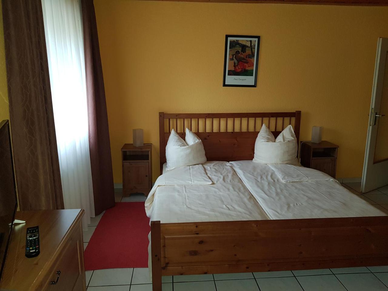 Hotel Restaurant Zur Hexe Überherrn Εξωτερικό φωτογραφία